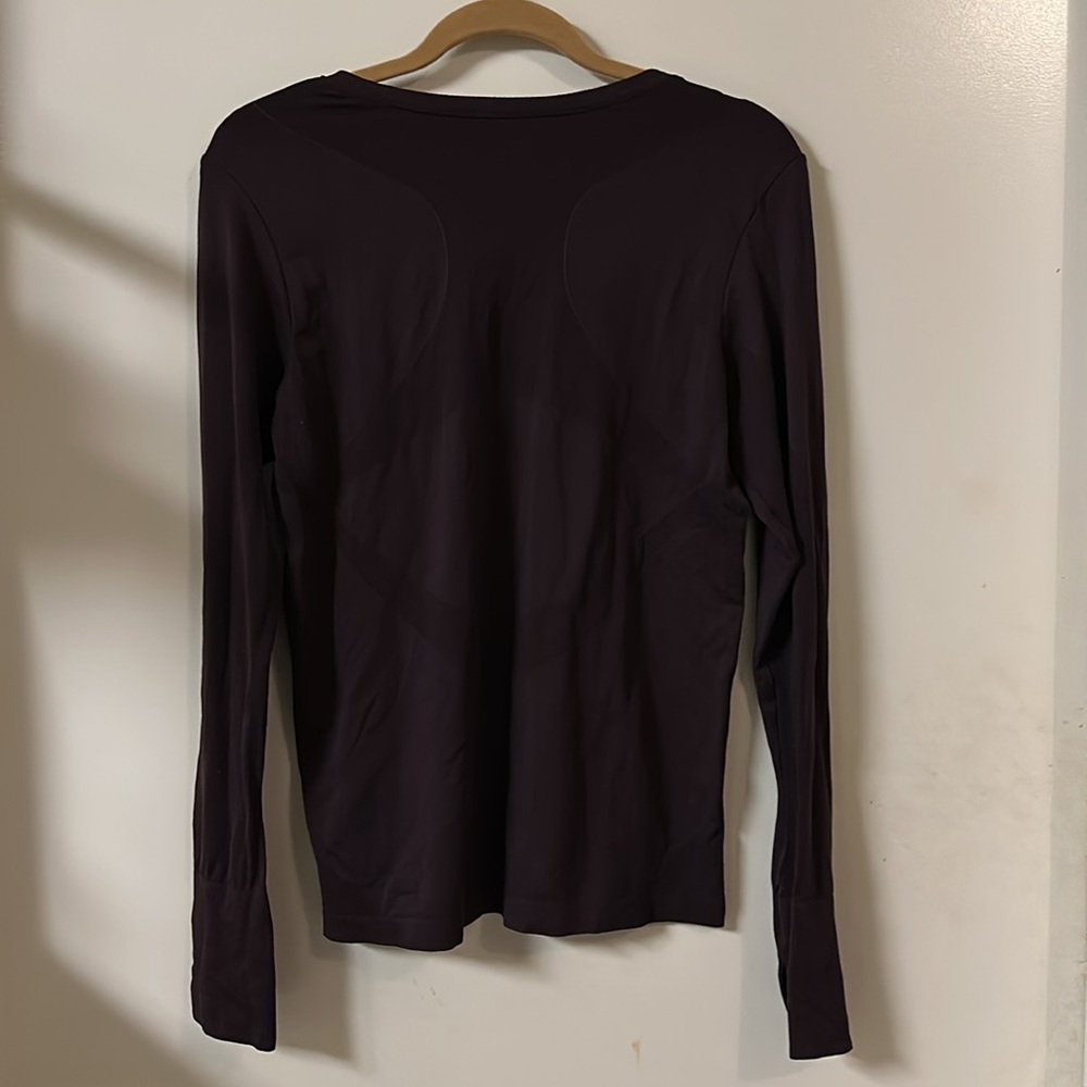 Gap fit top - Picture 3 of 3